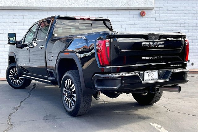 Used 2024 GMC Sierra 3500 Denali Ultimate AWD/4WD image 10