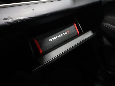 Used 2024 Mitsubishi Outlander SE AWD/4WD image 35