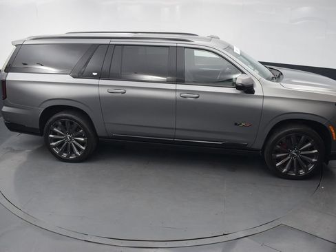 Certified 2026 Cadillac Escalade ESV V AWD/4WD image 48