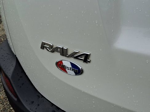 Used 2013 Toyota RAV4 Limited AWD/4WD image 34