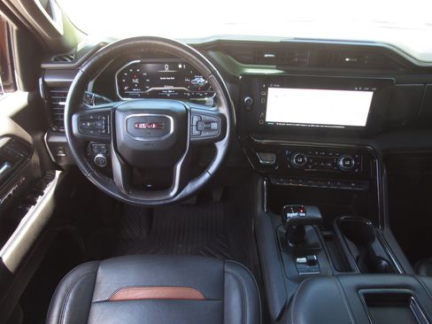 Used 2022 GMC Sierra 1500 AT4 w/ Sierra Safety Plus Package AWD/4WD image 17