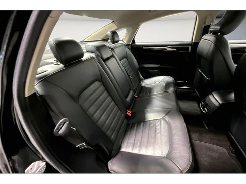 Used 2018 Ford Fusion SE w/ Fusion SE Technology Package image 27