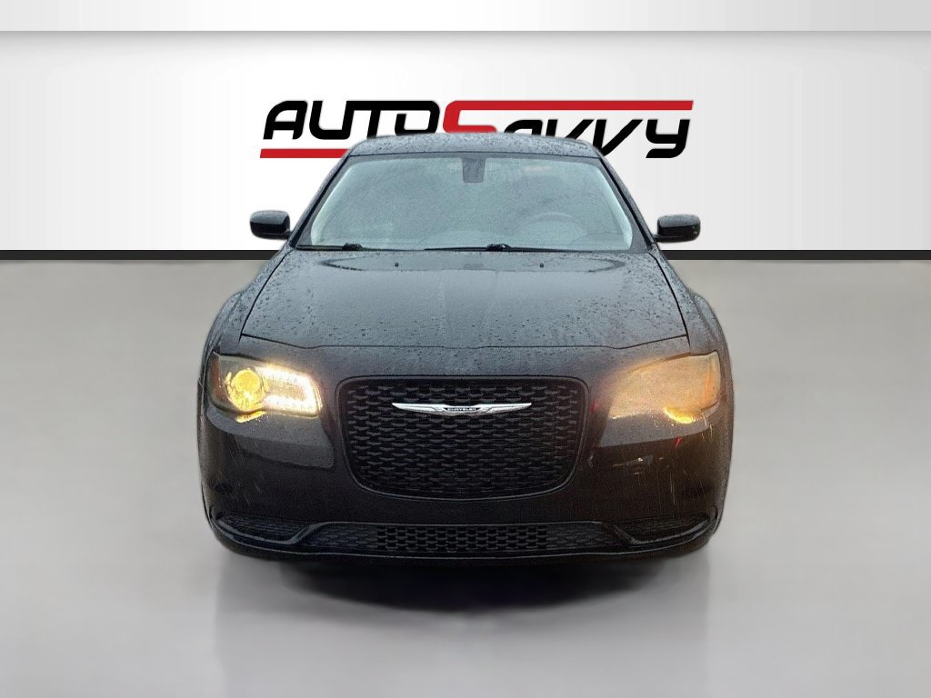 Used 2021 Chrysler 300 Touring w/ Sport Appearance Package RWD image 2