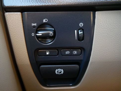 Used 2013 Volvo XC90 3.2 image 18