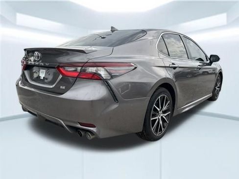 Used 2024 Toyota Camry SE w/ Convenience Package FWD image 6