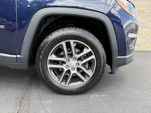 Used 2018 Jeep Compass Latitude w/ Popular Equipment Group AWD/4WD image 7