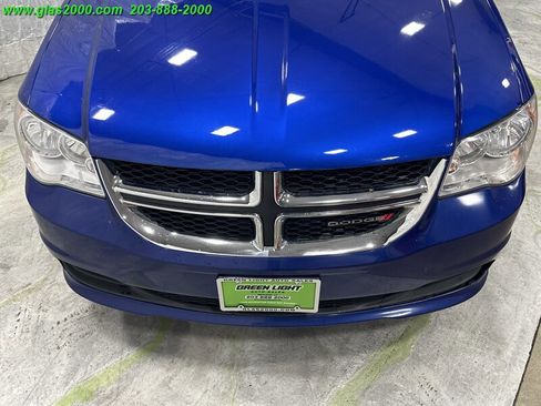 Used 2018 Dodge Grand Caravan SE w/ UConnect Hands-Free Group image 18