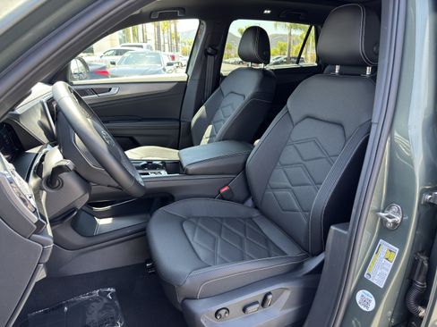 Used 2026 Volkswagen Atlas Cross Sport SE w/ Panoramic Sunroof Package AWD/4WD image 15