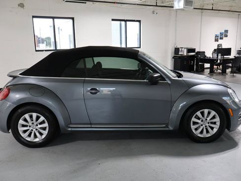 Used 2018 Volkswagen Beetle 2.0T S FWD image 26
