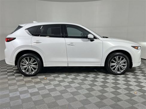 Used 2023 MAZDA CX-5 Signature image 9
