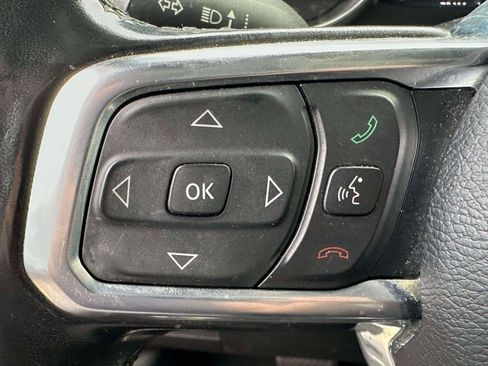 Used 2020 Jeep Wrangler Unlimited Sahara AWD/4WD image 18