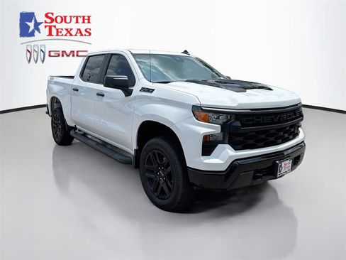 Used 2024 Chevrolet Silverado 1500 Custom Trail Boss w/ Turbomax Blackout Package AWD/4WD image 1