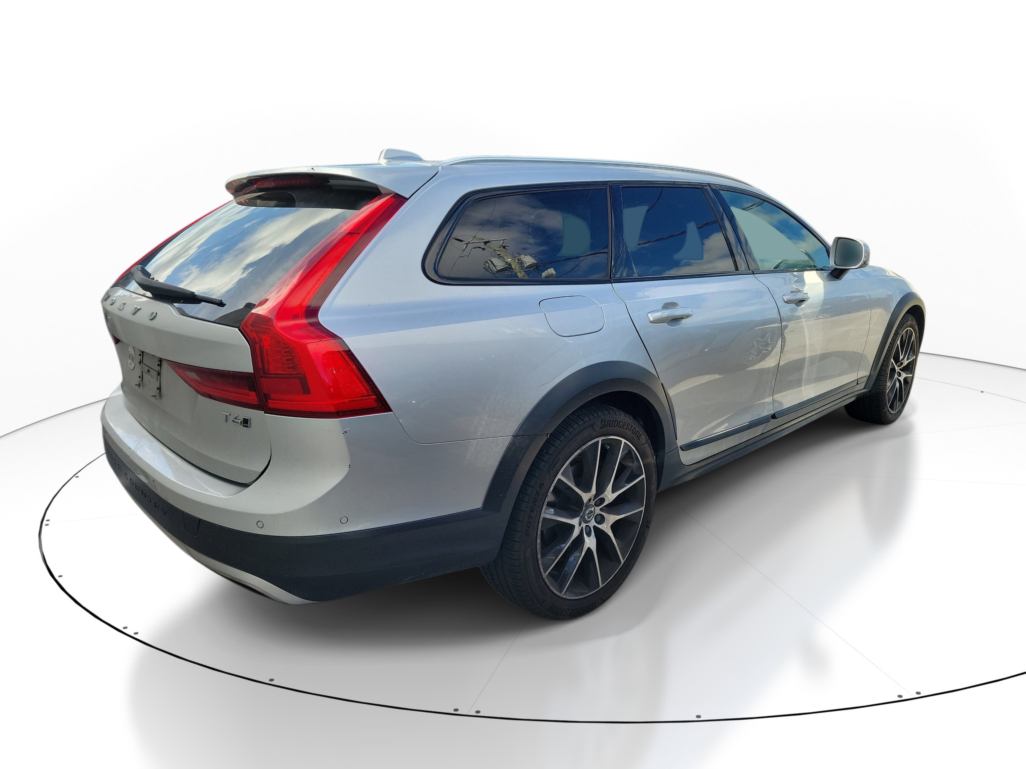 Used 2017 Volvo V90 T6 Cross Country AWD/4WD image 8