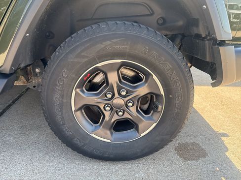 Used 2021 Jeep Wrangler Unlimited Sahara AWD/4WD image 14