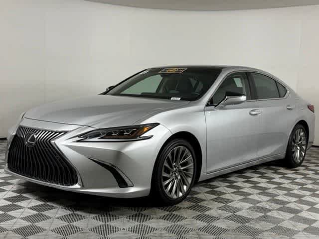 Used 2021 Lexus ES 350 Ultra Luxury w/ Accessory Package 2 FWD image 2