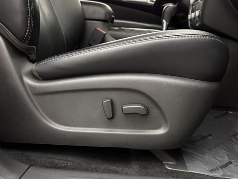 Used 2019 Nissan Pathfinder SL w/ Cargo Package image 41