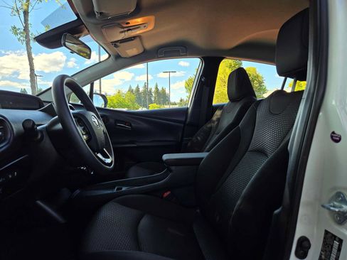 Used 2019 Toyota Prius LE AWD/4WD image 20