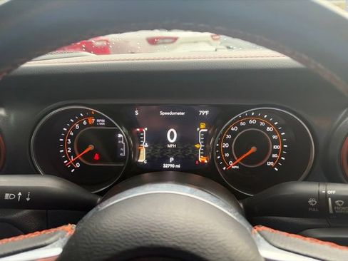 Used 2023 Jeep Gladiator Mojave w/ LED Lighting Group AWD/4WD image 18