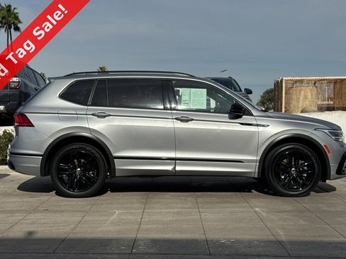 Certified 2022 Volkswagen Tiguan SE R-Line image 3