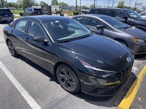 Certified 2023 Hyundai Elantra SEL FWD image 4