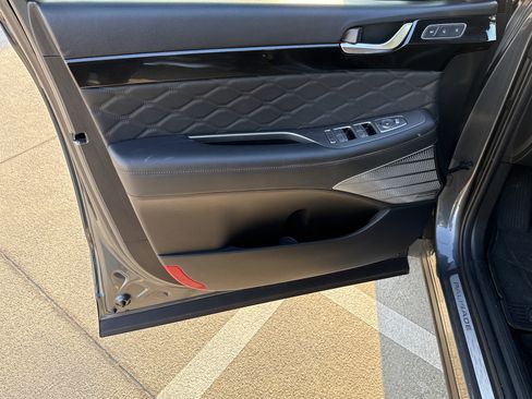 Used 2022 Hyundai Palisade Calligraphy image 11