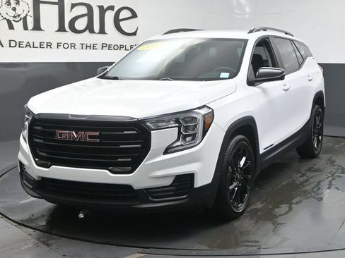 Used 2023 GMC Terrain SLE w/ Driver Convenience Package FWD image 7