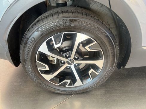 Used 2025 Kia Sportage EX FWD image 9