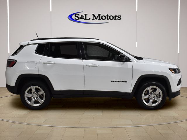 Certified 2024 Jeep Compass Latitude AWD/4WD image 9