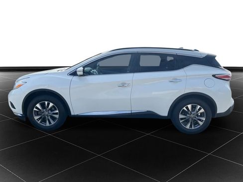 Used 2017 Nissan Murano SV image 2