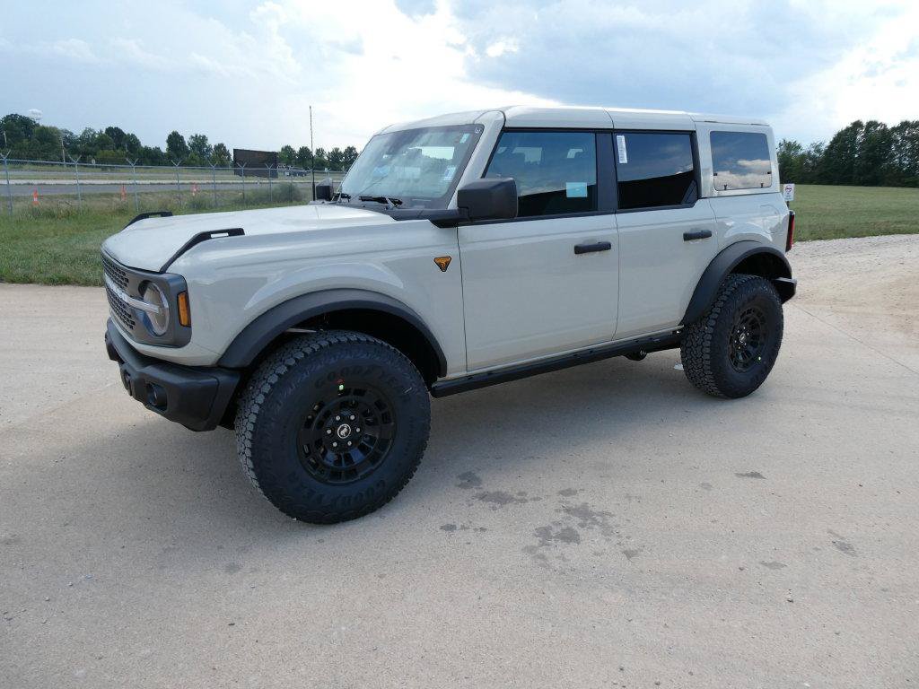 New 2026 Ford Bronco Badlands w/ Sasquatch Package AWD/4WD image 9