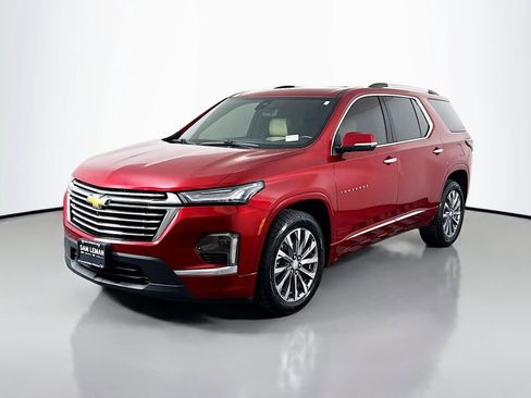 Used 2023 Chevrolet Traverse Premier AWD/4WD image 3