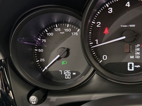 Certified 2025 Porsche Macan image 49