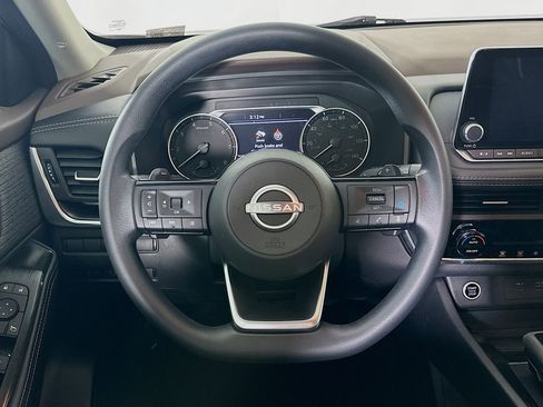 Used 2023 Nissan Rogue SV image 18