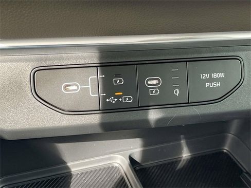 New 2026 Kia Carnival EX image 38
