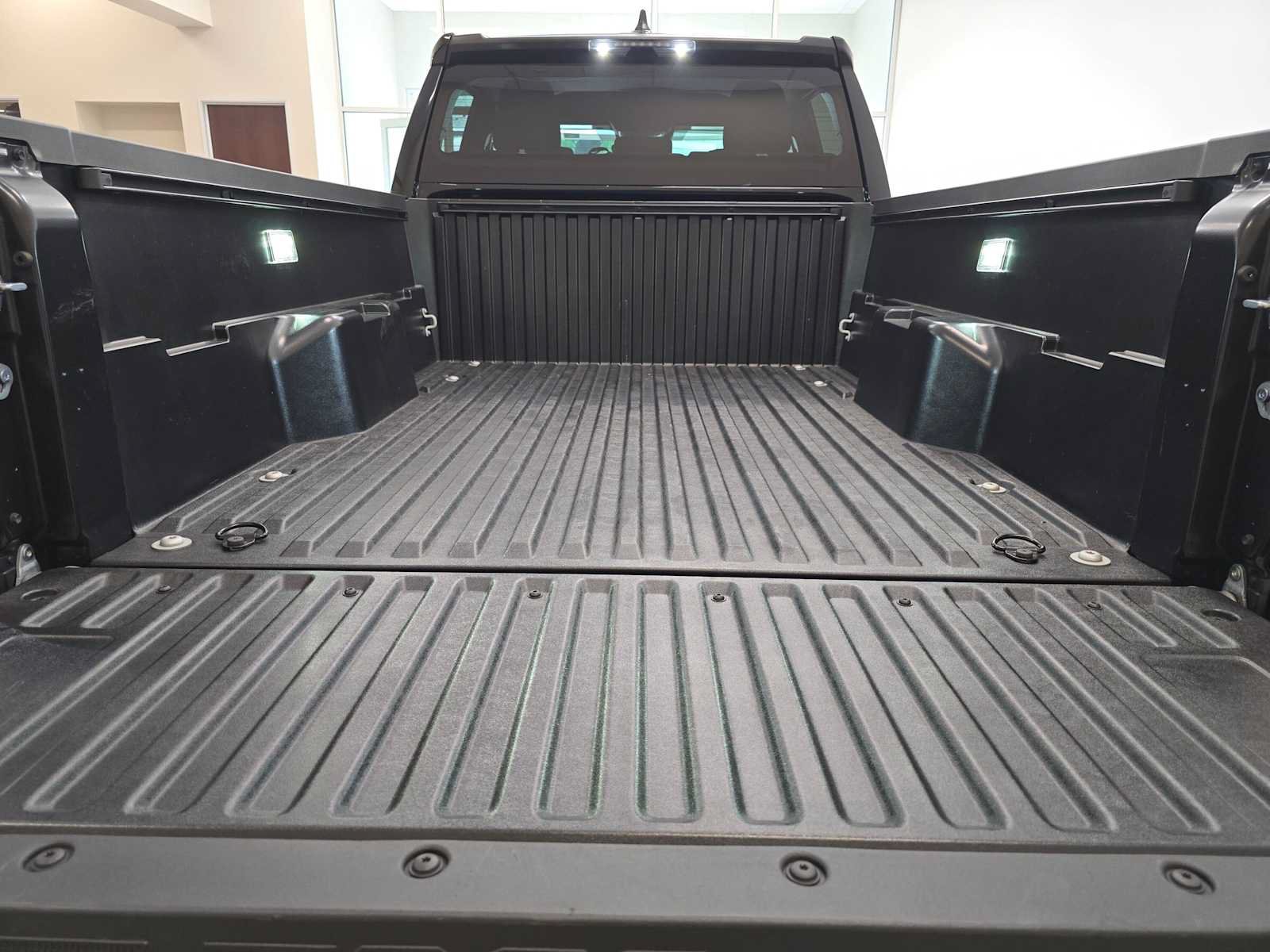 Certified 2026 Toyota Tacoma SR5 AWD/4WD image 29
