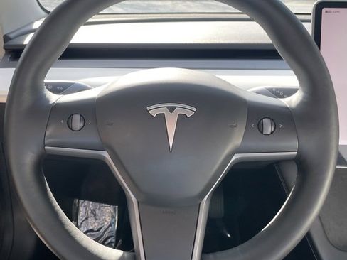 Used 2022 Tesla Model 3 Standard Range image 21
