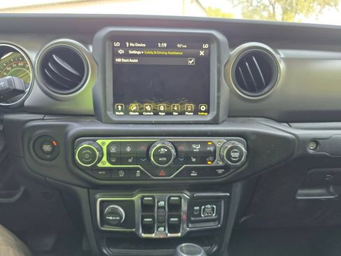 Used 2023 Jeep Gladiator Sport AWD/4WD image 20