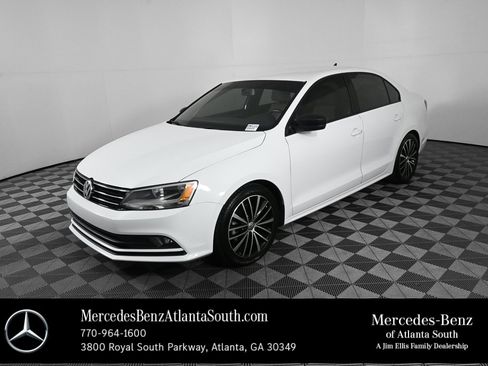 Used 2016 Volkswagen Jetta Sport image 1