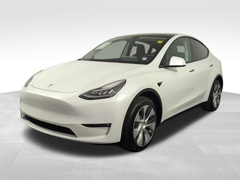 Used 2023 Tesla Model Y Long Range image 2