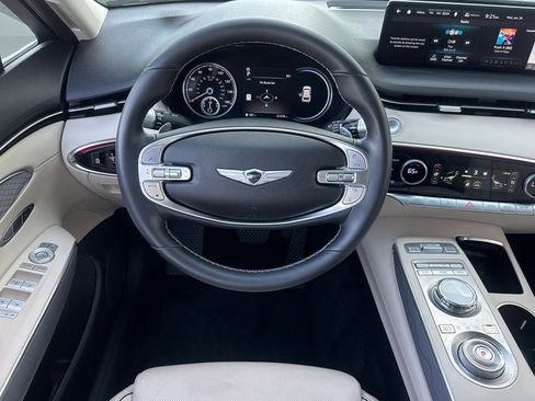 Used 2023 Genesis GV70 2.5T w/ Advanced Package image 28