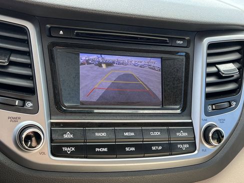 Used 2018 Hyundai Tucson SE image 19