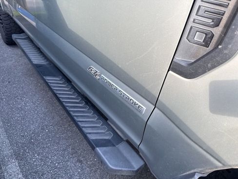 Used 2019 Ford F250 Lariat w/ Lariat Ultimate Package AWD/4WD image 6