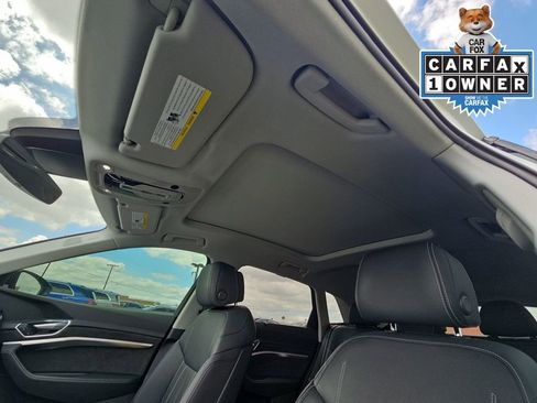 Used 2021 Audi e-tron Prestige w/ Prestige Package image 35