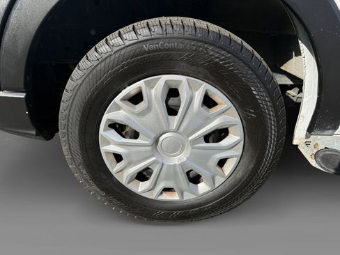 Used 2024 Ford Transit 250 Low Roof w/ Exterior Upgrade Package image 9