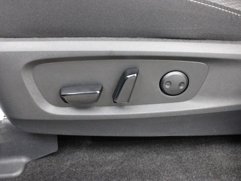 Used 2026 Nissan Pathfinder SV FWD image 18