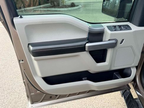 Used 2018 Ford F150 XLT w/ Equipment Group 302A Luxury AWD/4WD image 12