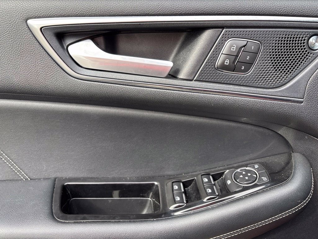 Used 2019 Ford Edge ST w/ Equipment Group 401A AWD/4WD image 10