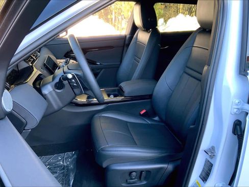Used 2026 Land Rover Range Rover Evoque Dynamic SE image 9