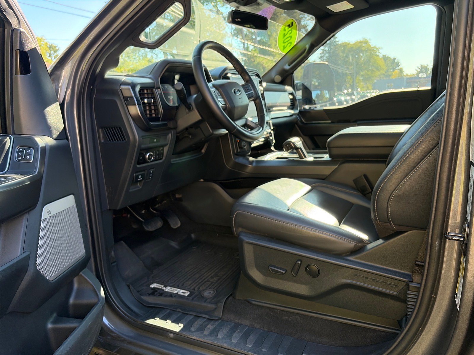 Used 2025 Ford F150 Lariat AWD/4WD image 9
