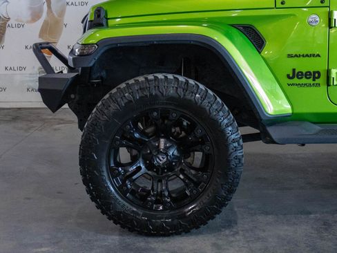Used 2020 Jeep Wrangler Unlimited Sahara w/ Uconnect 4C Nav & Sound Group AWD/4WD image 16